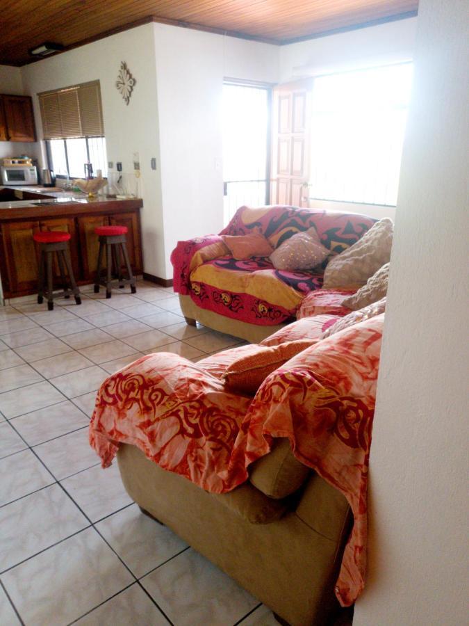 אלאג'ואלה Don Carlos Place Upper Unit מראה חיצוני תמונה